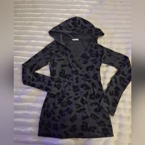 Leopard print hooded tunic w/ Pocket